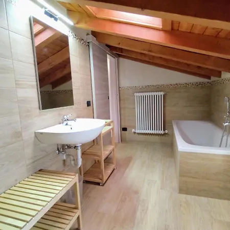 Robinia By Interhome * Джера-Ларио